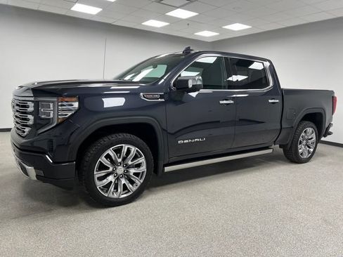 Used 2024 GMC Sierra 1500 Denali w/ Denali Reserve Package AWD/4WD image 6