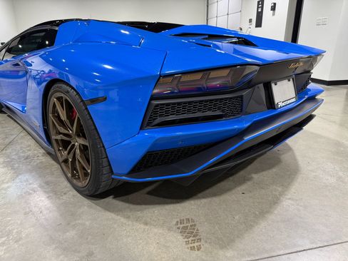 Used 2018 Lamborghini Aventador S AWD/4WD image 34