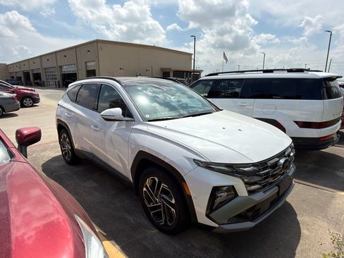 Used 2025 Hyundai Tucson Limited image 2
