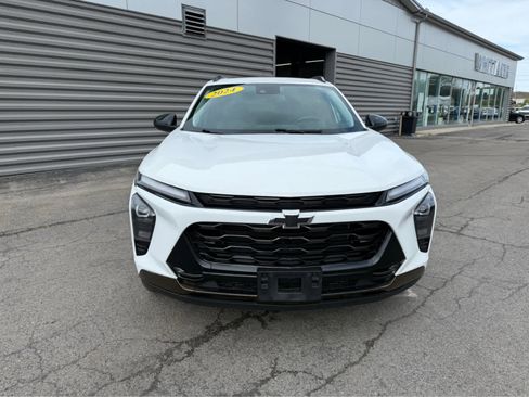 Used 2024 Chevrolet Trax ACTIV w/ Sunroof Package image 3