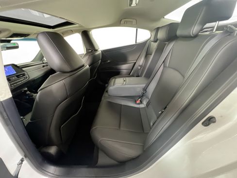 Used 2025 Lexus ES 350 w/ Premium Package FWD image 24