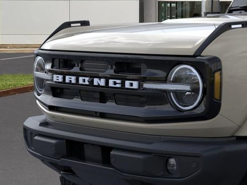 New 2026 Ford Bronco Outer Banks AWD/4WD image 19