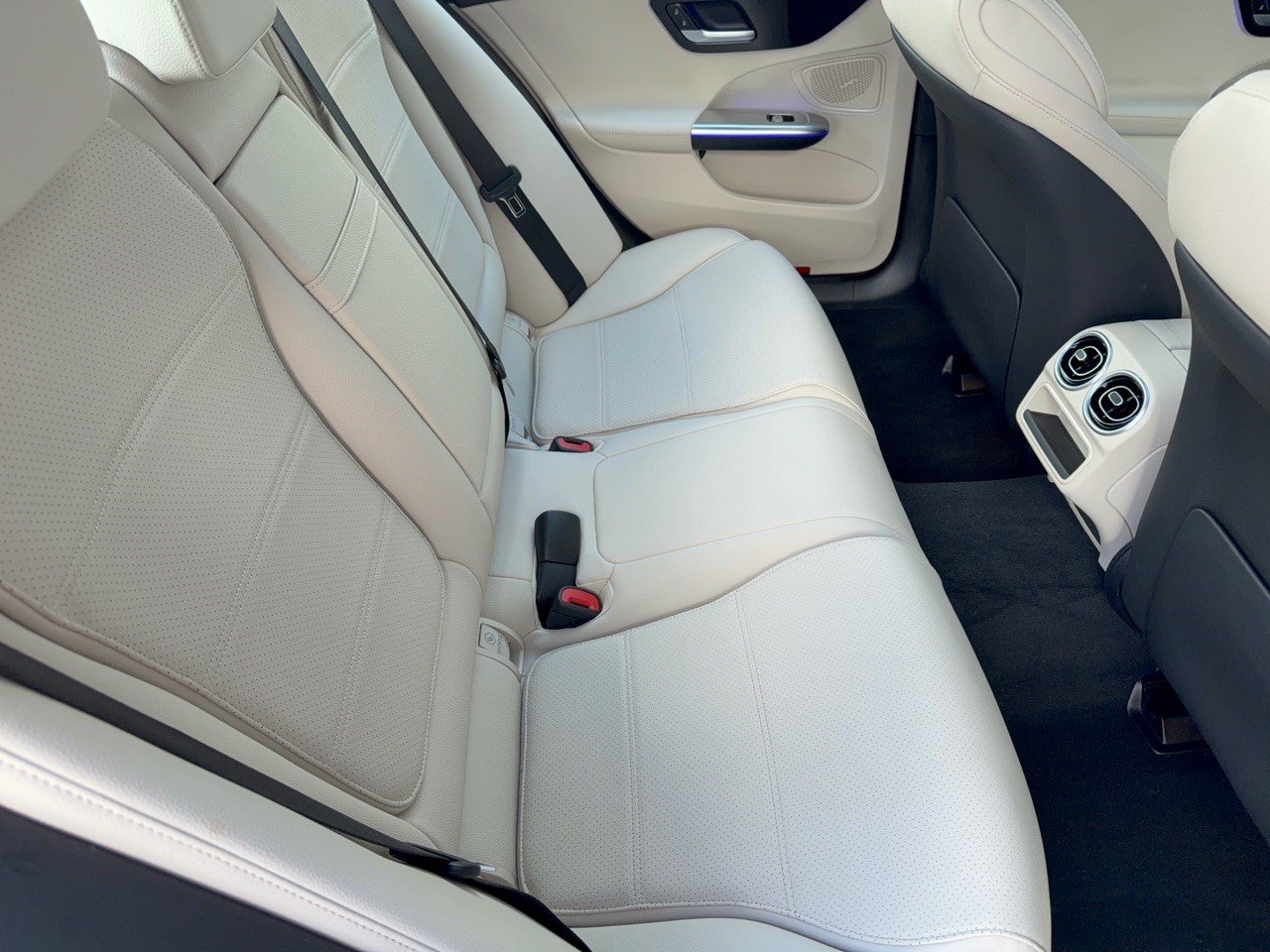 Used 2023 Mercedes-Benz C 300 Sedan image 29