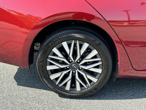 Certified 2025 Nissan Altima 2.5 SV FWD image 19