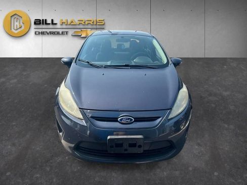 Used 2013 Ford Fiesta SE FWD image 2