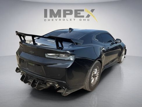 Used 2018 Chevrolet Camaro ZL1 RWD image 4