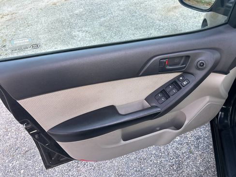 Used 2012 Kia Forte EX image 11