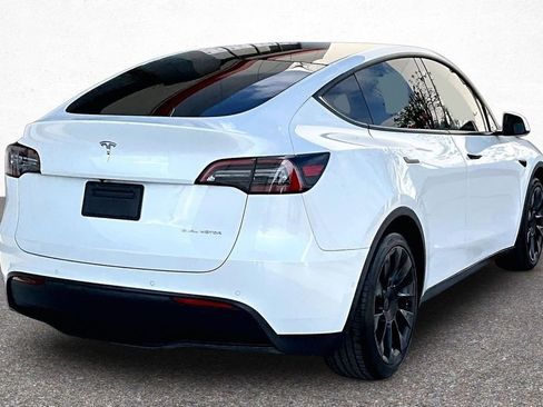 Used 2021 Tesla Model Y Long Range image 7
