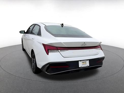 Used 2025 Hyundai Elantra Limited image 11