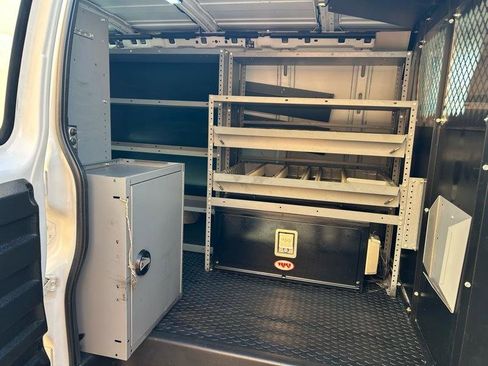 Used 2015 Chevrolet Express 2500 RWD image 10