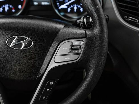 Used 2018 Hyundai Santa Fe SE image 15