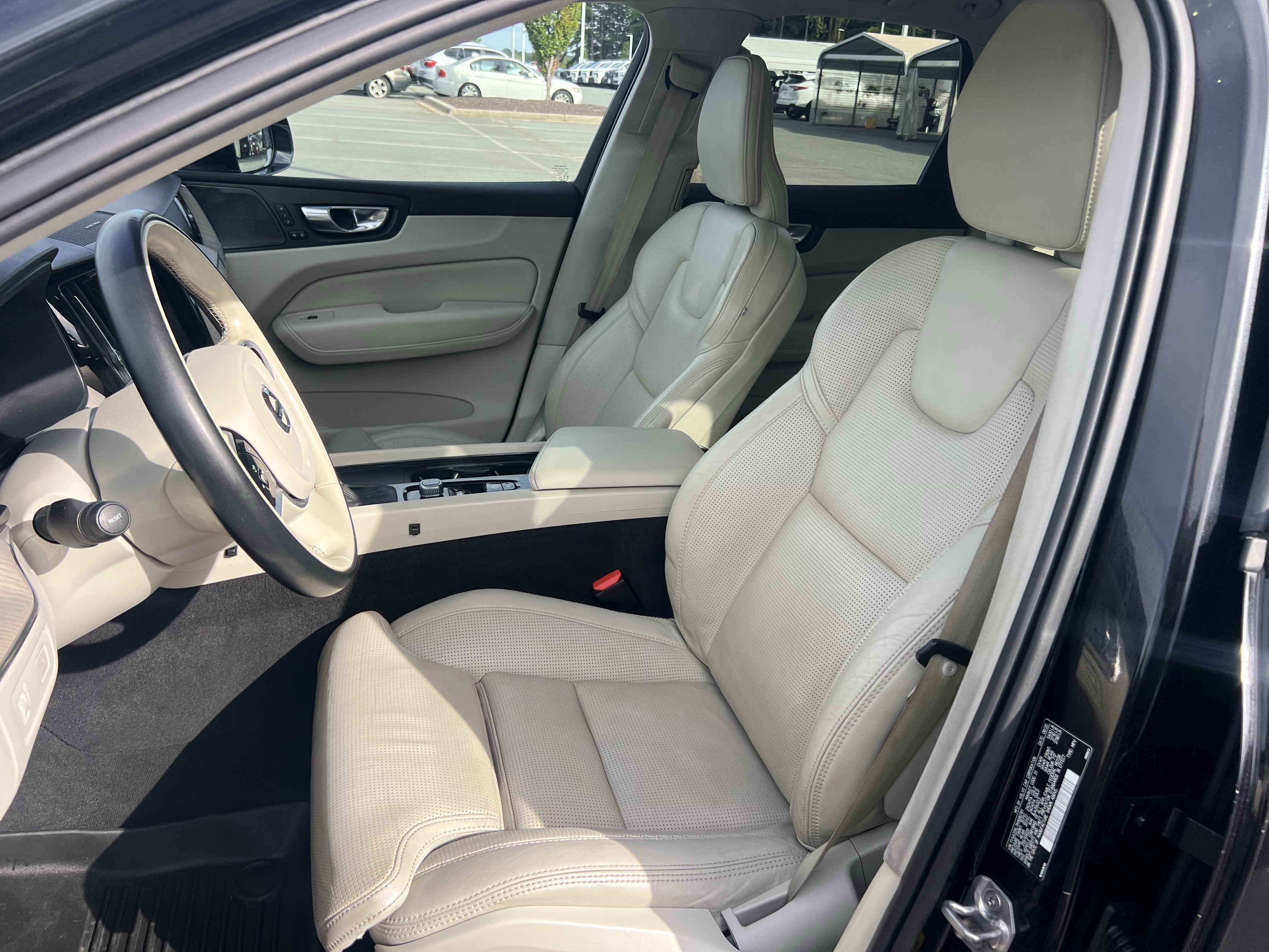 Used 2021 Volvo XC60 T6 Inscription w/ Protection Package Premier AWD/4WD image 16