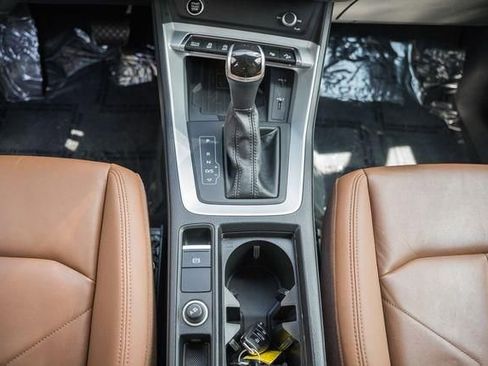 Used 2021 Audi Q3 2.0T Premium Plus w/ Premium Plus Package image 32