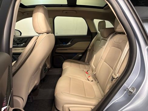 Used 2022 Lincoln Corsair AWD w/ Premium Package image 34