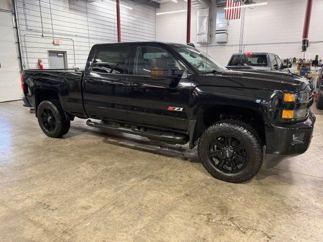 Used 2017 Chevrolet Silverado 2500 LT w/ Midnight Edition AWD/4WD image 6