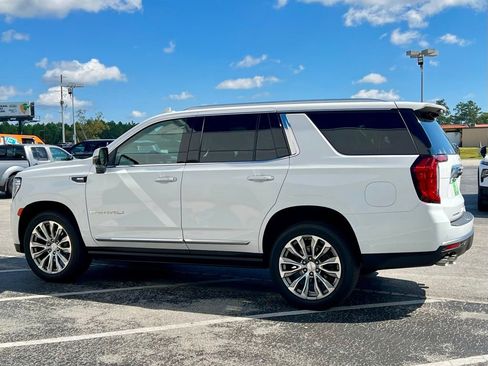 Used 2021 GMC Yukon Denali w/ Denali Premium Package image 8