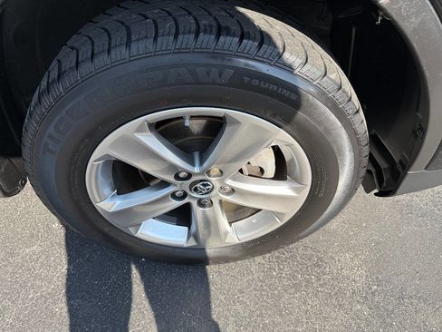 Used 2015 Toyota RAV4 XLE image 41