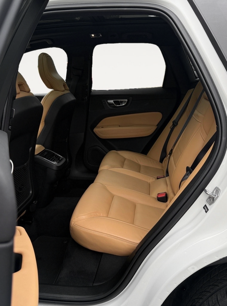 Used 2021 Volvo XC60 T5 Inscription w/ Advanced Package AWD/4WD image 13