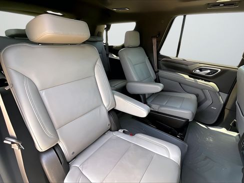 Used 2021 Chevrolet Tahoe Z71 w/ Z71 Signature Package AWD/4WD image 19