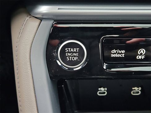 New 2025 Audi Q5 Premium Plus image 17