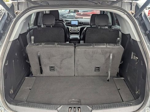 Used 2022 Ford Explorer XLT w/ Equipment Group 202A image 22