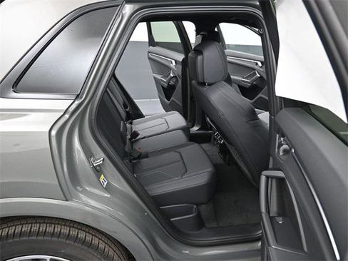 New 2025 Audi Q3 2.0T Premium image 13