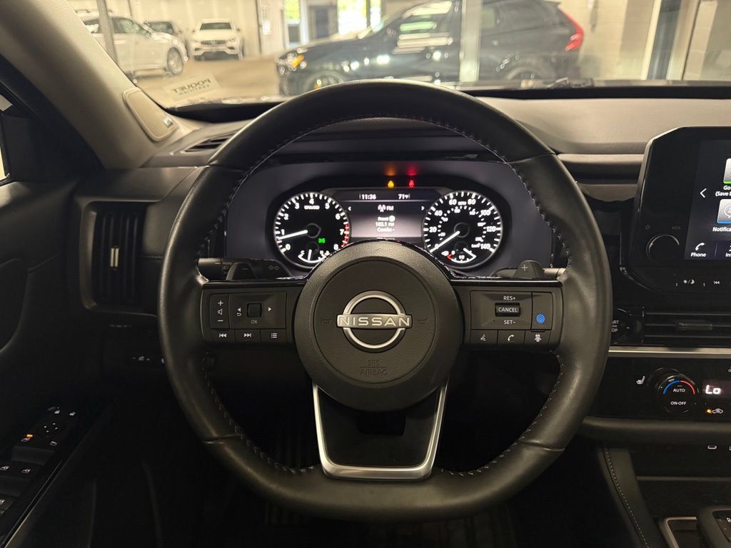 Used 2025 Nissan Pathfinder SL w/ SL Premium Package AWD/4WD image 12