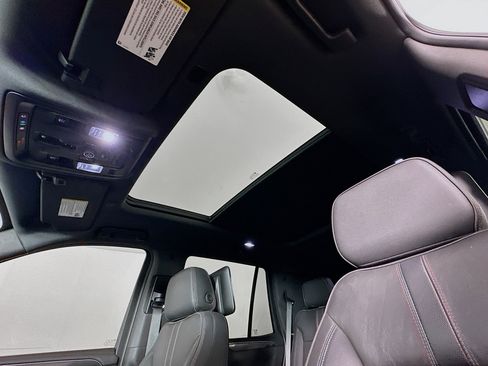 Used 2021 Chevrolet Tahoe RST w/ Luxury Package image 23