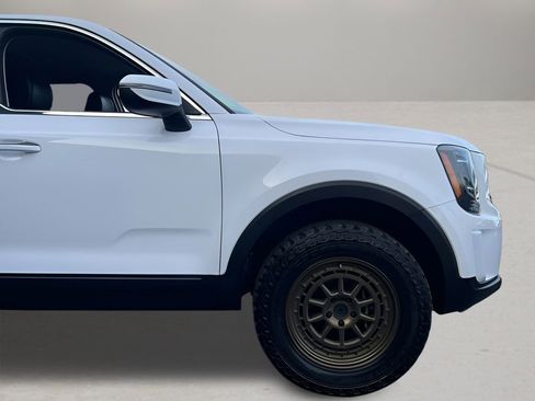 Used 2022 Kia Telluride LX image 24