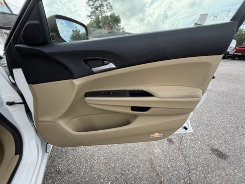 Used 2011 Honda Accord SE image 18