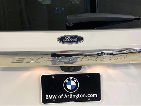 Used 2020 Ford Explorer Limited RWD image 9