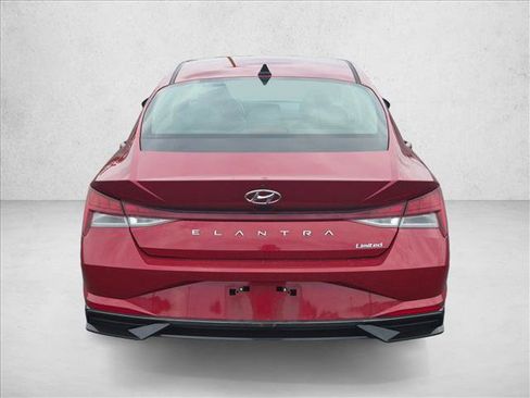 Used 2022 Hyundai Elantra Limited FWD image 6