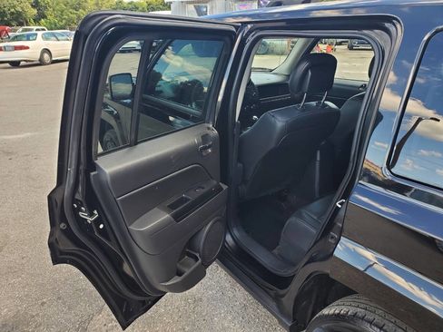 Used 2014 Jeep Patriot High Altitude image 12