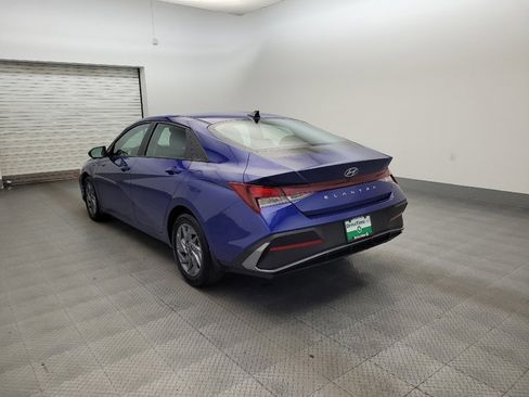 Used 2024 Hyundai Elantra SEL FWD image 5