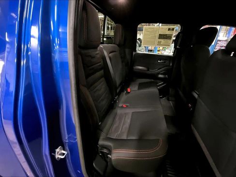 Used 2024 Nissan Frontier PRO-4X w/ Pro Convenience Package image 18