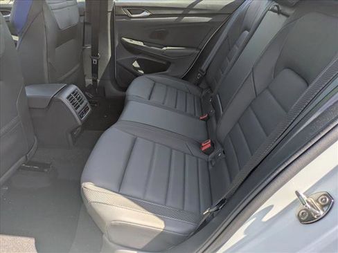 Used 2024 Volkswagen Golf R AWD/4WD image 21