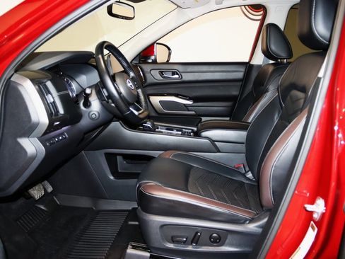 Used 2022 Nissan Pathfinder Platinum w/ Cargo Package image 35