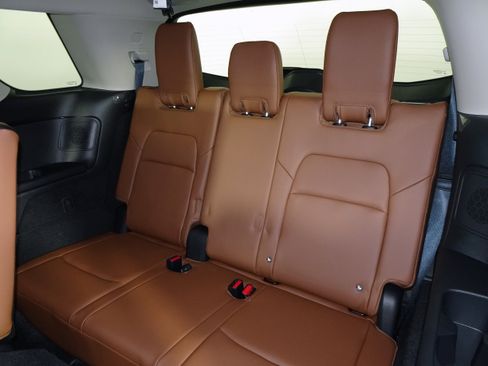 New 2025 Nissan Pathfinder Platinum image 11