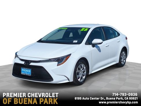 Used 2025 Toyota Corolla LE image 1