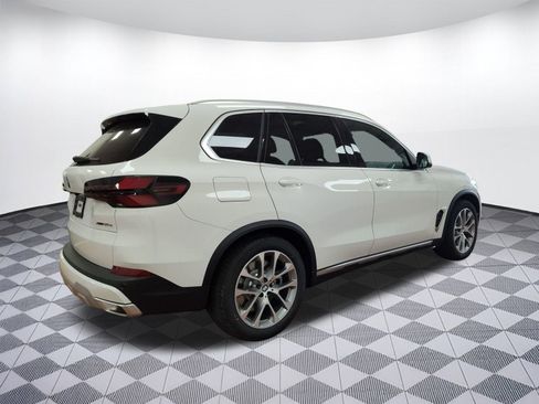 New 2026 BMW X5 xDrive50e w/ Climate Comfort Package image 8