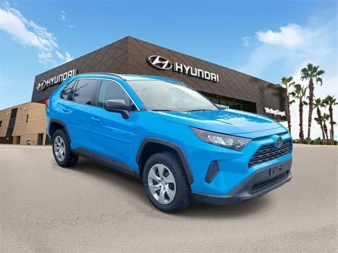 Used 2019 Toyota RAV4 LE image 4
