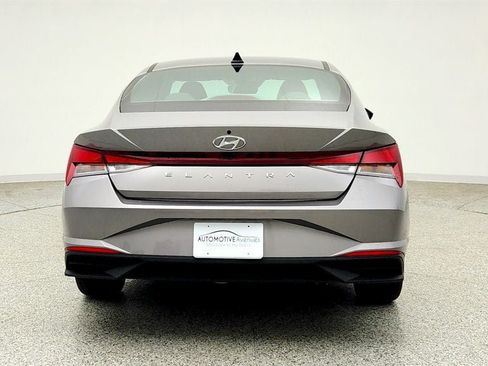 Used 2023 Hyundai Elantra SEL w/ Convenience Package FWD image 6