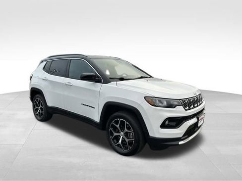 Used 2024 Jeep Compass Limited image 10