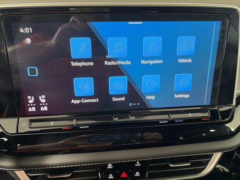 Used 2026 Volkswagen Atlas Cross Sport SE w/ Panoramic Sunroof Package AWD/4WD image 21