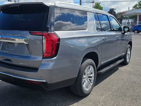 Used 2022 GMC Yukon XL SLT w/ SLT Luxury Package AWD/4WD image 7