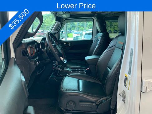 Used 2023 Jeep Gladiator Mojave w/ Trailer Tow Package AWD/4WD image 3