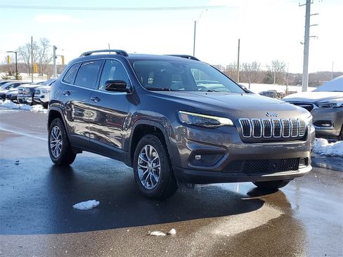 Used 2022 Jeep Cherokee Latitude Lux w/ Sun & Sound Group image 4
