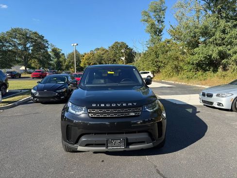 Used 2020 Land Rover Discovery SE image 2