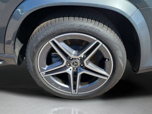 Certified 2026 Mercedes-Benz GLS 450 4MATIC image 32