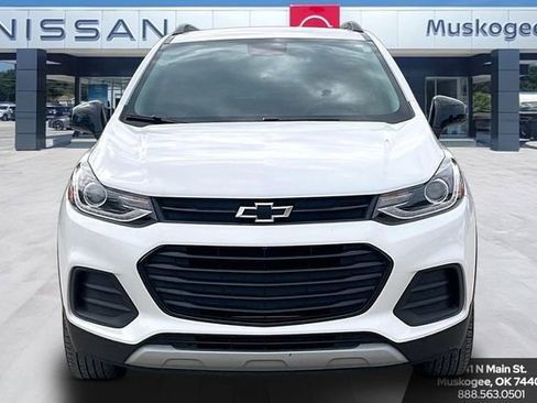 Used 2022 Chevrolet Trax LT w/ Redline Edition AWD/4WD image 2